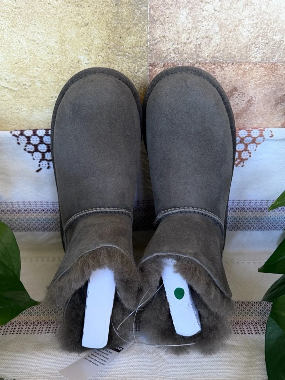 NEW Kirkland Signature Women’s Shearling Fur Grey Winter Short Boots, Size 6